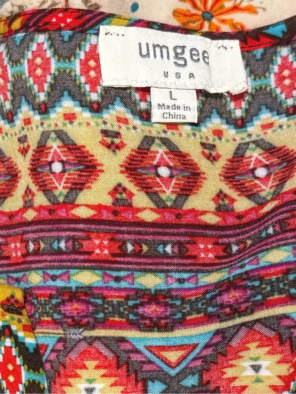 Bohemian UMGEE M/L vibrant flowered extra long 3/4 sleeves top - Picture 2 of 6